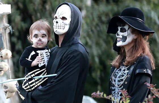 Семейство Гослингов празднует Хэллоуин