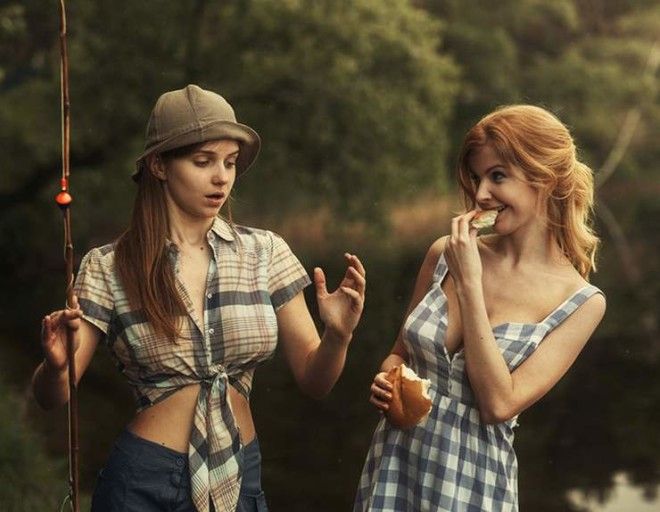 23Прачки и другие девушки в озорной фотосессии Давида Дубницкого