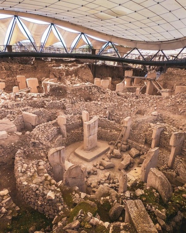 Старейший храм в мире Гёбекли-Тепе, Урфа
