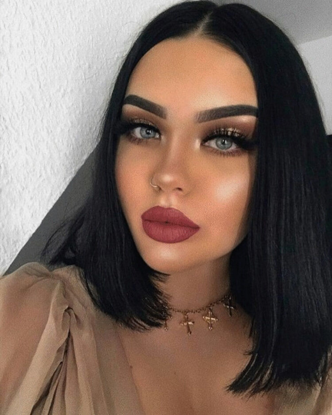 «»