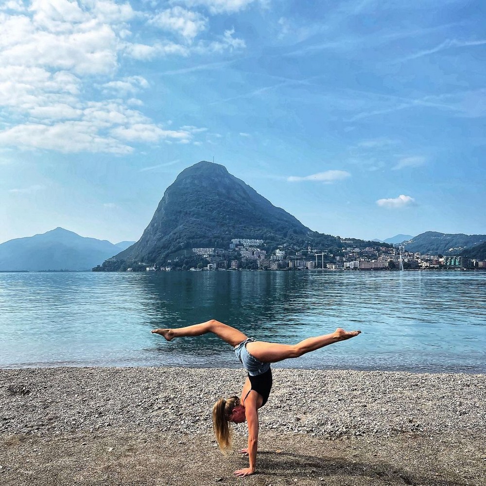 Красивые и гибкие девушки