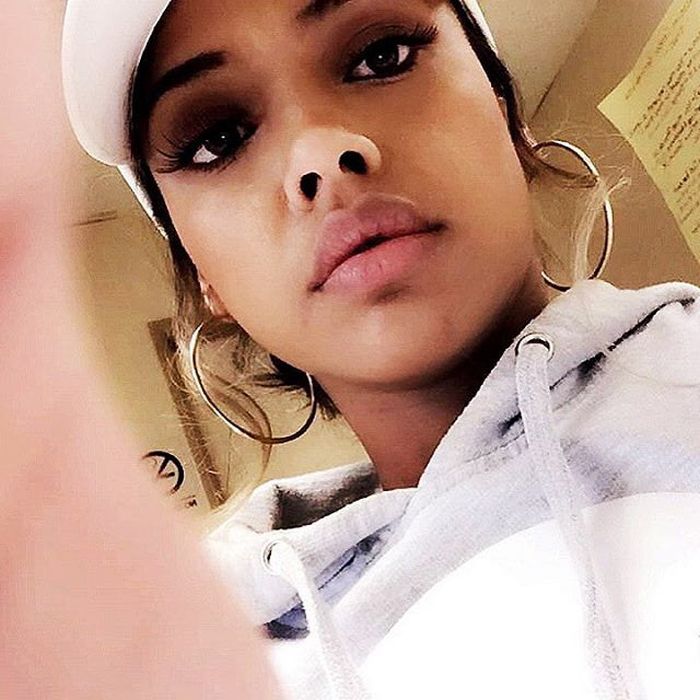 Красивые и милые девушки с естественной красотой