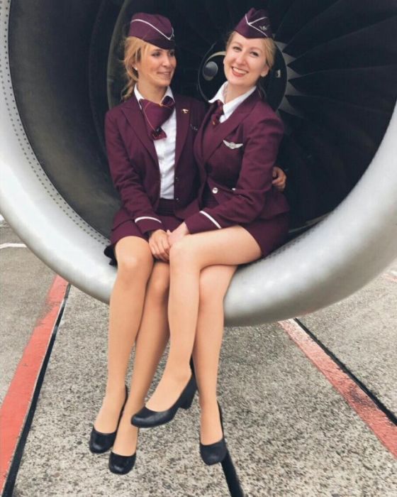 Красивые девушки-стюардессы