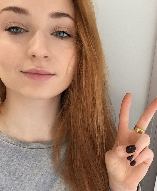 Симпатичные девушки с естественной красотой