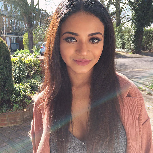 Симпатичные девушки с естественной красотой